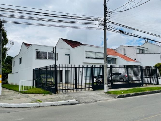 Oficina en  Venta en Pontevedra, Bogotá - Imagen 1