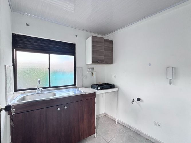 Apartaestudio en  Arriendo en El Poblado, Medellín - Imagen 1