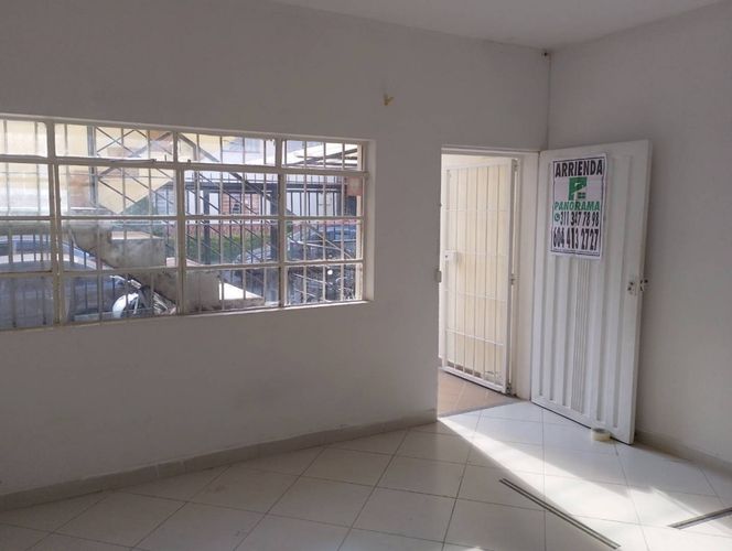 Oficina en  Arriendo en La floresta, Medellín - Miniatura 2