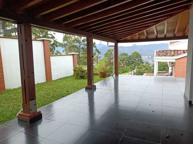 Casa en  Arriendo en El Poblado, Medellín - Miniatura 2