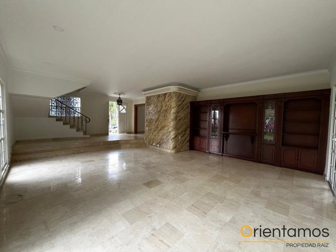 Casa en arriendo en El Poblado, Medellín - Miniatura 4