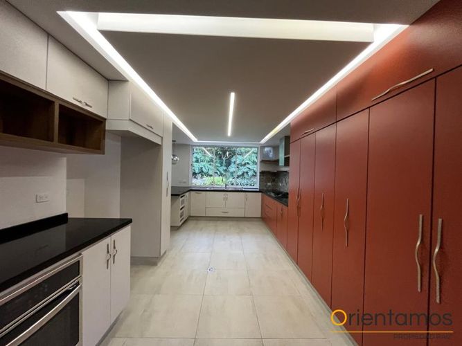 Casa en arriendo en El Poblado, Medellín - Miniatura 6
