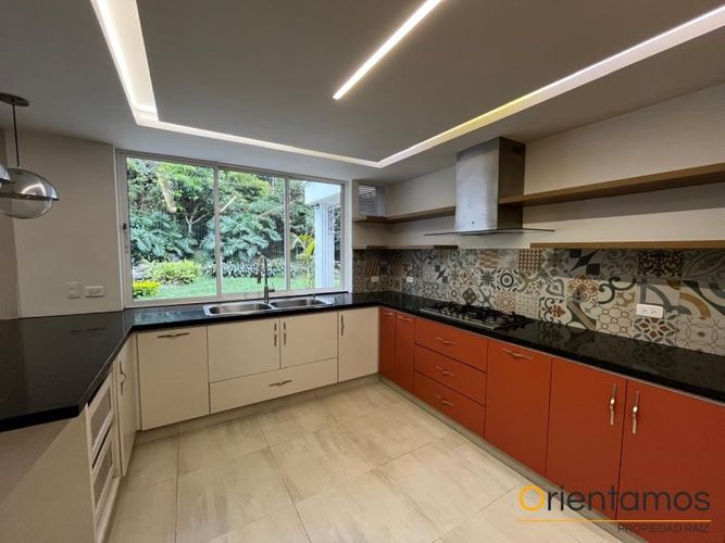 Casa en arriendo en El Poblado, Medellín - Miniatura 7