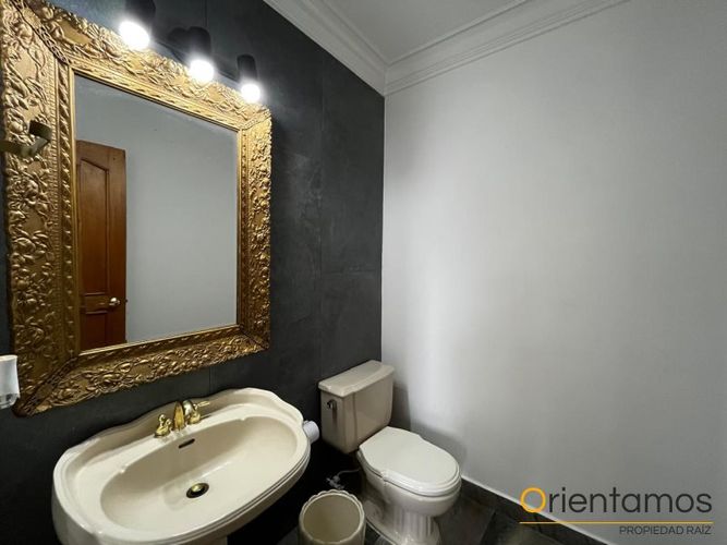 Casa en arriendo en El Poblado, Medellín - Miniatura 8