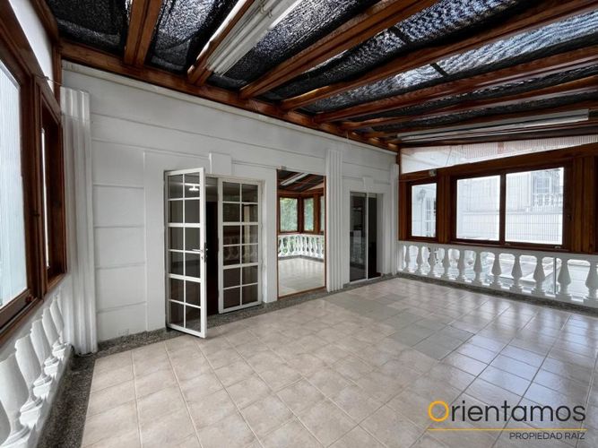 Casa en arriendo en El Poblado, Medellín - Miniatura 11