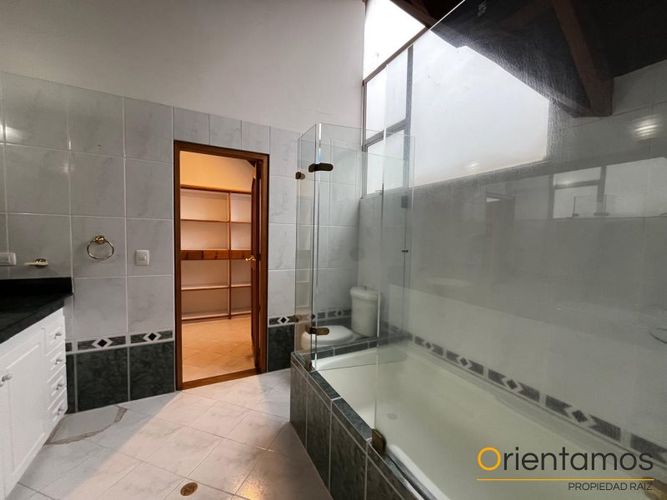 Casa en arriendo en El Poblado, Medellín - Miniatura 15