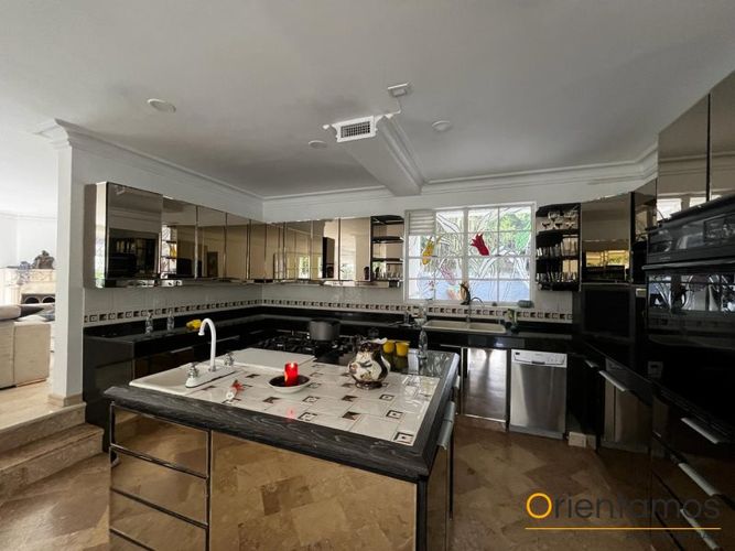 Casa en arriendo en El Poblado, Medellín - Miniatura 4