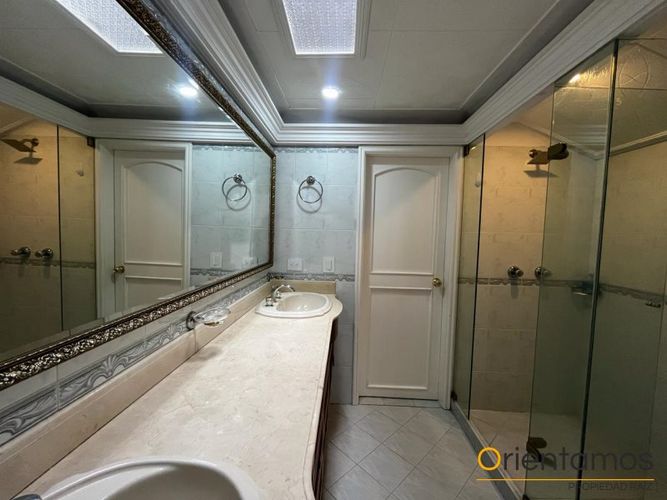 Casa en arriendo en El Poblado, Medellín - Miniatura 14