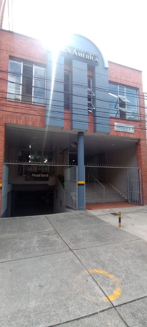 Parqueadero en venta en La america, Medellín - Miniatura 2