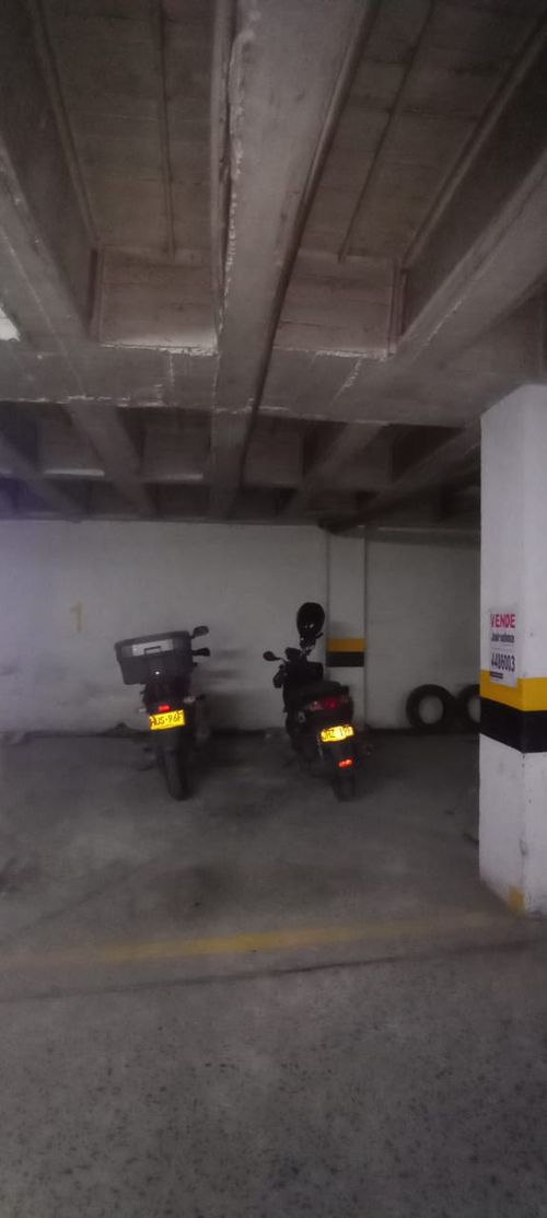 Parqueadero en venta en La america, Medellín - Miniatura 4