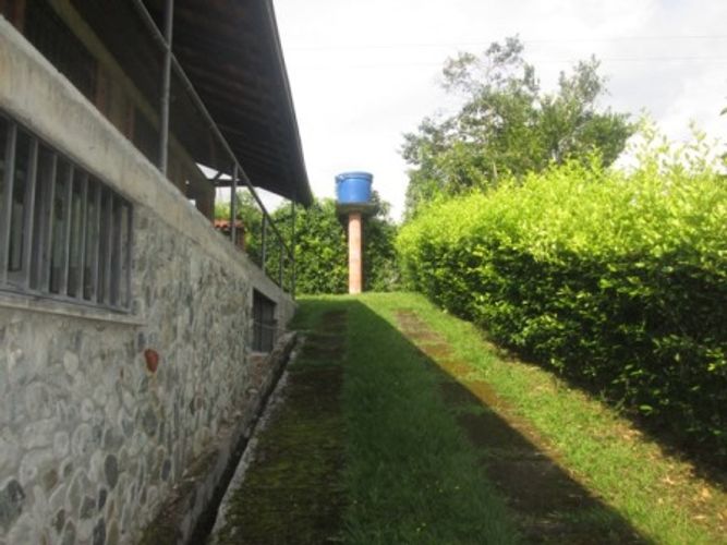 Finca en venta en Neira - Miniatura 2