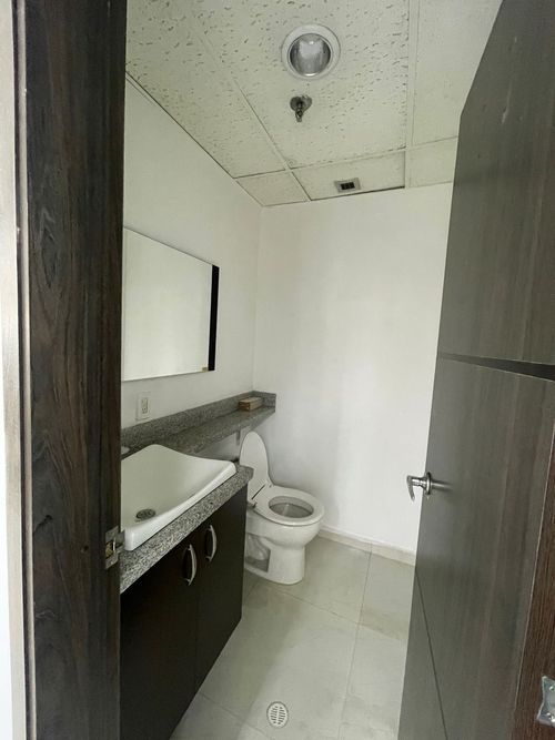 Oficina en  Arriendo en El Poblado, Medellín - Miniatura 11