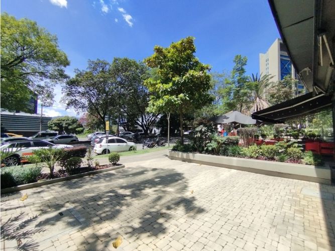 Local en  Arriendo en Milla de Oro, Medellín - Miniatura 2