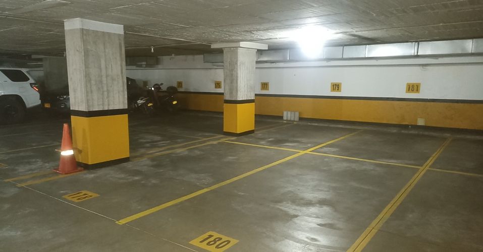 Oficina en arriendo en Chico norte, Bogotá - Miniatura 10
