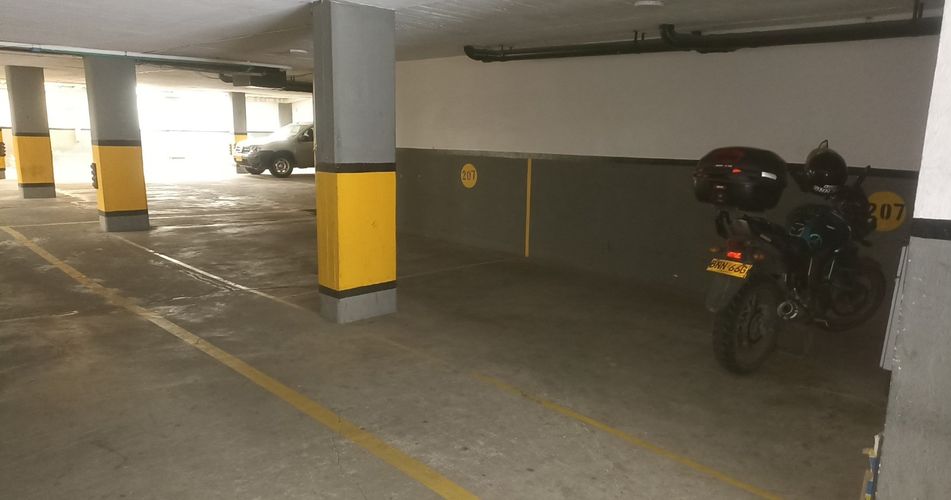 Oficina en arriendo en Chico norte, Bogotá - Miniatura 11