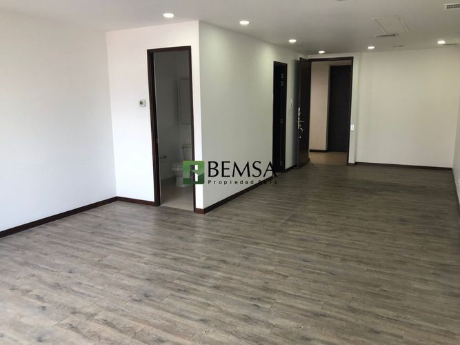 Oficina en  Arriendo en Milla de Oro, Medellín - Imagen 1