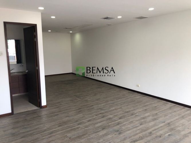 Oficina en  Arriendo en Milla de Oro, Medellín - Miniatura 7