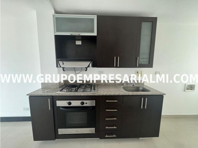 Apartaestudio en  Arriendo en Laureles, Medellín - Miniatura 3