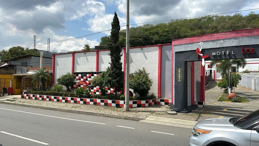 Edificio en  Venta en Arroyohondo, Yumbo - Miniatura 4