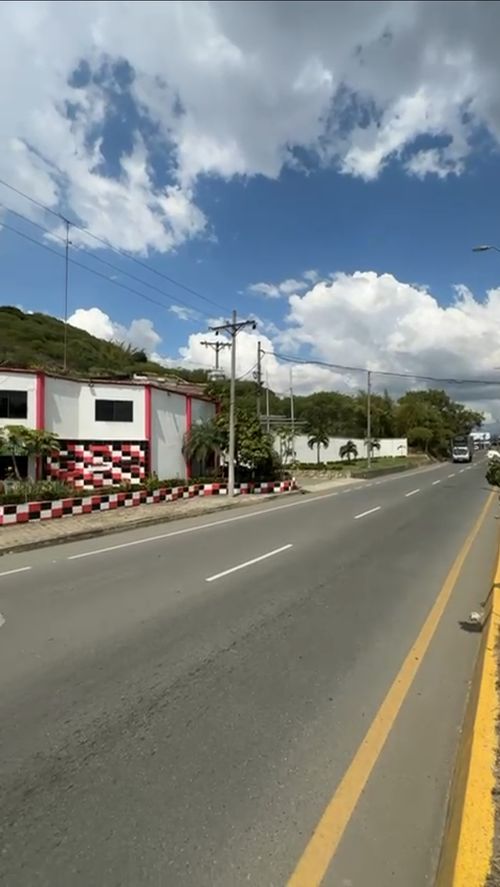 Edificio en  Venta en Arroyohondo, Yumbo - Imagen 1