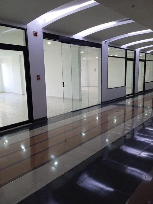 Local en  Arriendo en El Poblado, Medellín - Miniatura 9