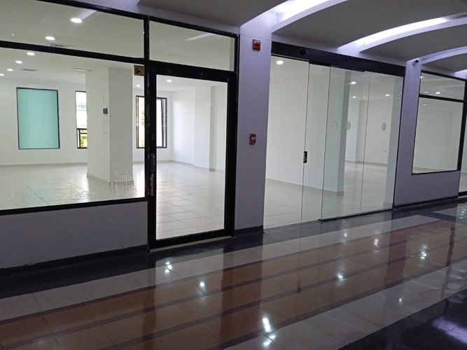 Local en  Arriendo en El Poblado, Medellín - Miniatura 10