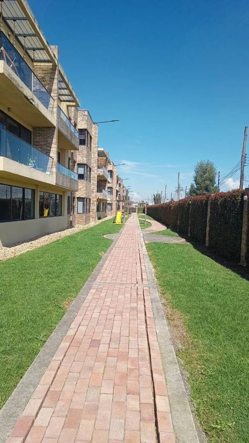 Apartamento en  Venta en Alcala, Mosquera - Miniatura 3