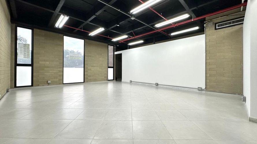 Oficina en  Arriendo en El Poblado, Medellín - Imagen 1