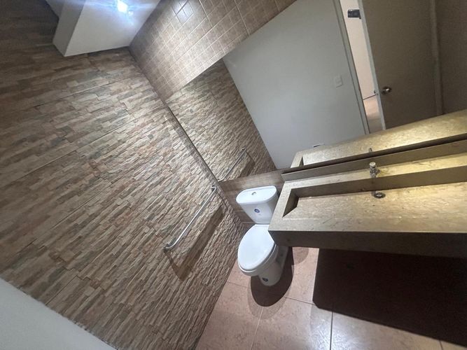 Local en  Arriendo en Santa Barbara, Bogotá - Miniatura 21