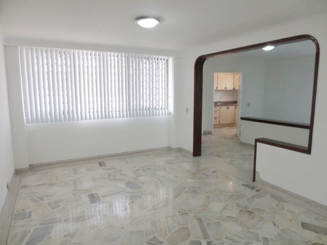 Apartaestudio en  Arriendo en Ciudad jardin, Cali - Miniatura 3