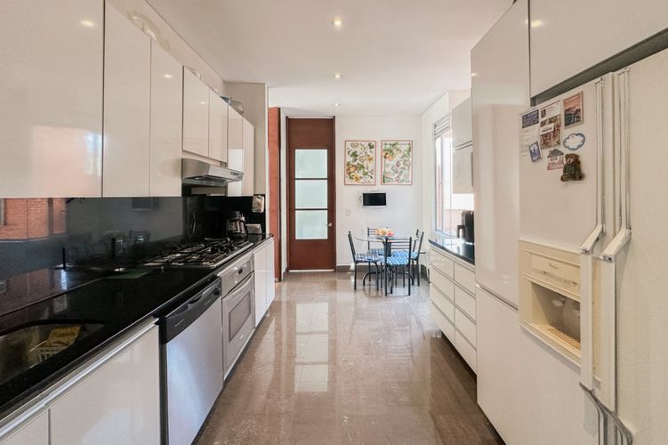 Apartamento en  Venta en Chico norte, Bogotá - Miniatura 4