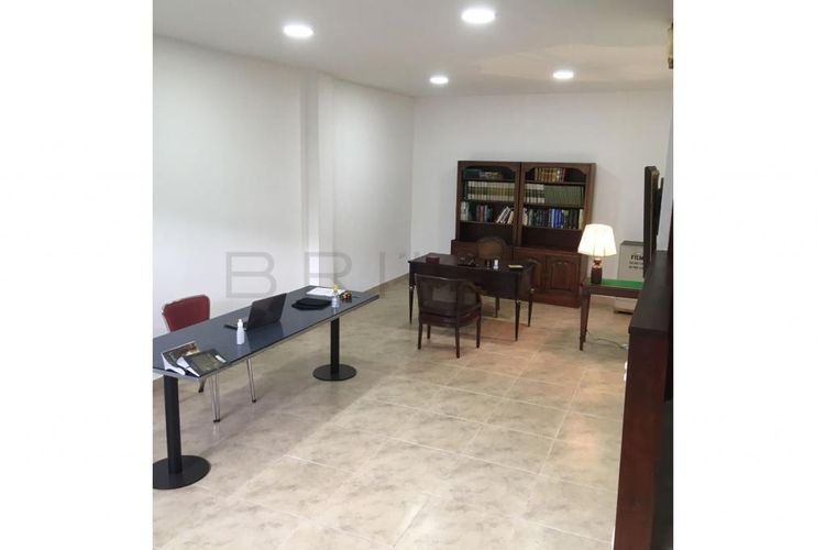 Oficina en arriendo en Quinta camacho, Bogotá - Miniatura 2
