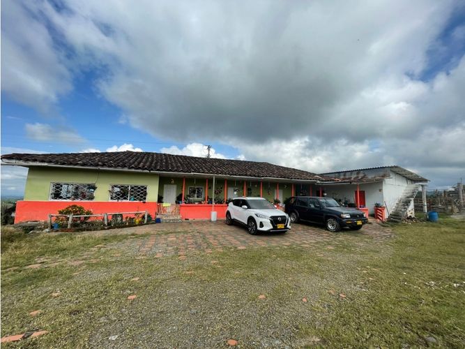 Finca en  Venta en Barcelona alta, Circasia - Miniatura 3