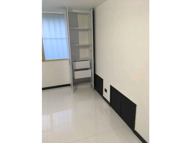Apartaestudio en  Arriendo en Laureles, Medellín - Miniatura 2