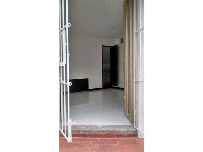 Apartaestudio en  Arriendo en Laureles, Medellín - Miniatura 4