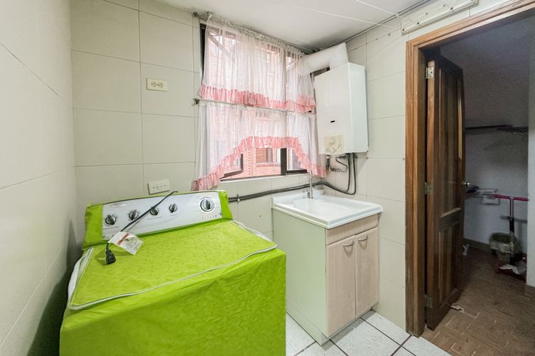 Apartamento en  Venta en Santa barbara central, Bogotá - Miniatura 5
