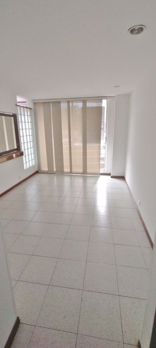 Apartaestudio en  Arriendo en El Poblado, Medellín - Imagen 1