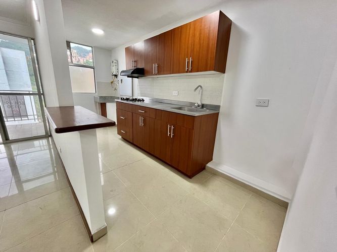 Apartamento en  Venta en Loma de los bernal, Medellín - Miniatura 4
