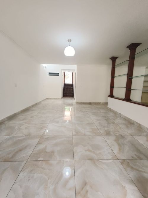 Casa en  Arriendo en Castropol, Medellín - Miniatura 2