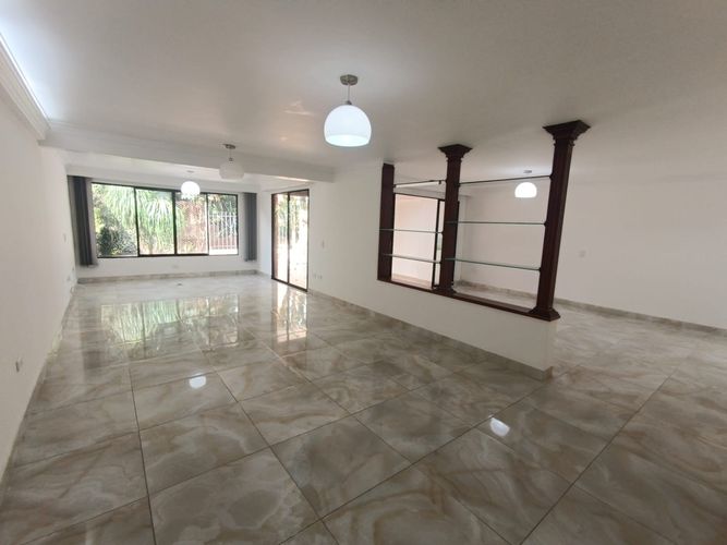 Casa en  Arriendo en Castropol, Medellín - Miniatura 5