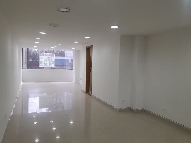 Oficina en  Arriendo en Chico norte, Bogotá - Miniatura 4