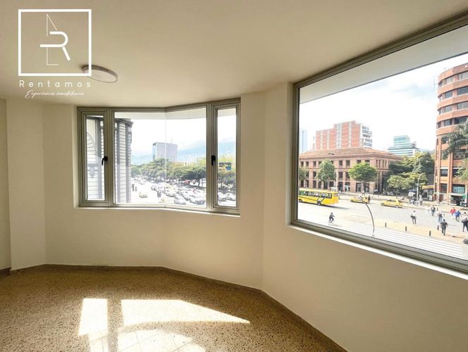 Edificio en arriendo en Medellín - Miniatura 12