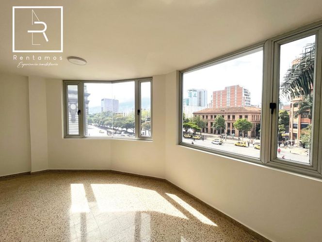 Edificio en arriendo en Medellín - Miniatura 19