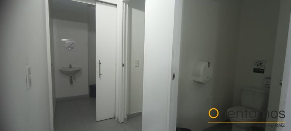 Local en  Arriendo en El Poblado, Medellín - Miniatura 10