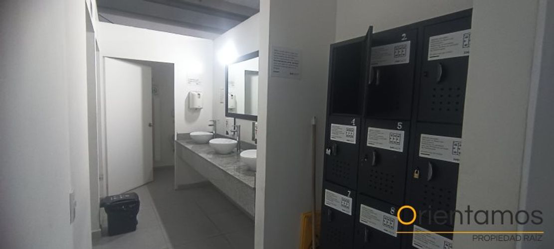 Local en  Arriendo en El Poblado, Medellín - Miniatura 12