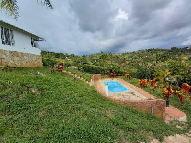 Finca en  Venta en Silvania - Imagen 1