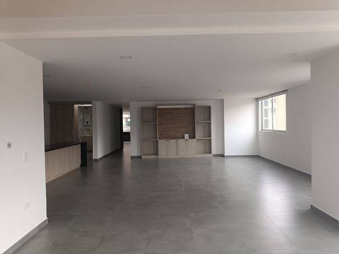 Apartamento en  Venta en Bosques de zuñiga, Medellín - Miniatura 3