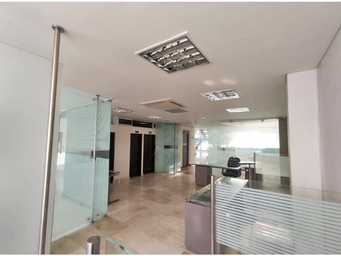 Edificio en  Arriendo en Los cambulos, Cali - Imagen 1