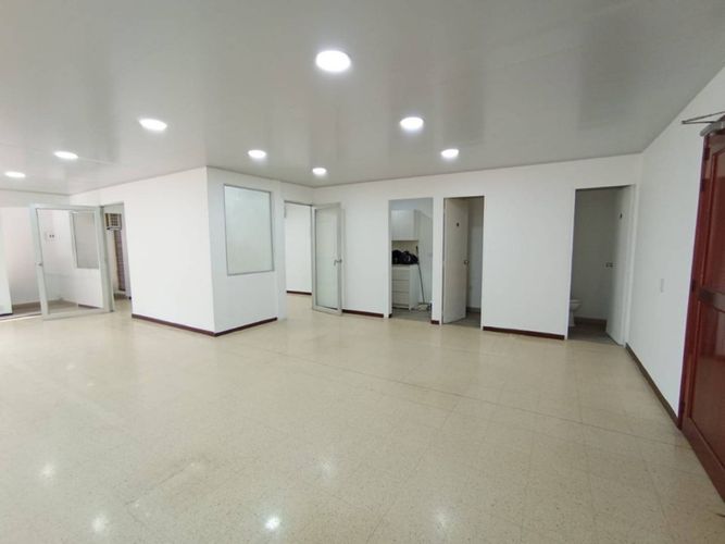 Oficina en  Arriendo en El Poblado, Medellín - Miniatura 2