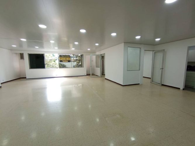 Oficina en  Arriendo en El Poblado, Medellín - Miniatura 4